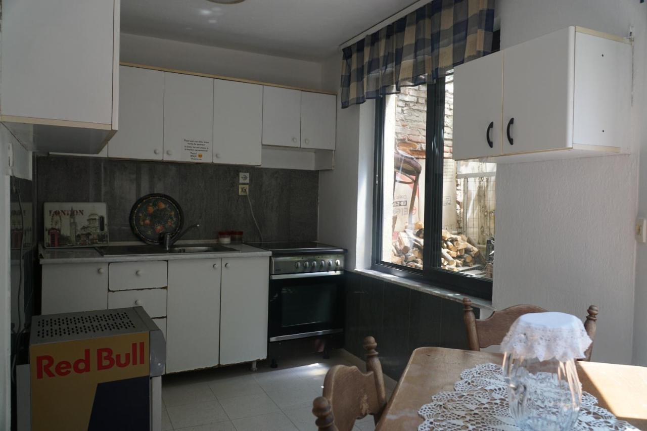 Albaniantrip Rooms And Apartments Tiranë Eksteriør bilde