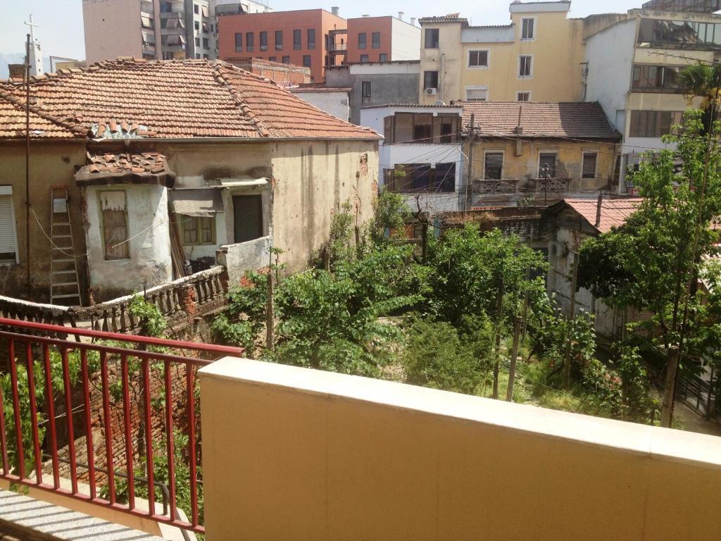 Albaniantrip Rooms And Apartments Tiranë Eksteriør bilde